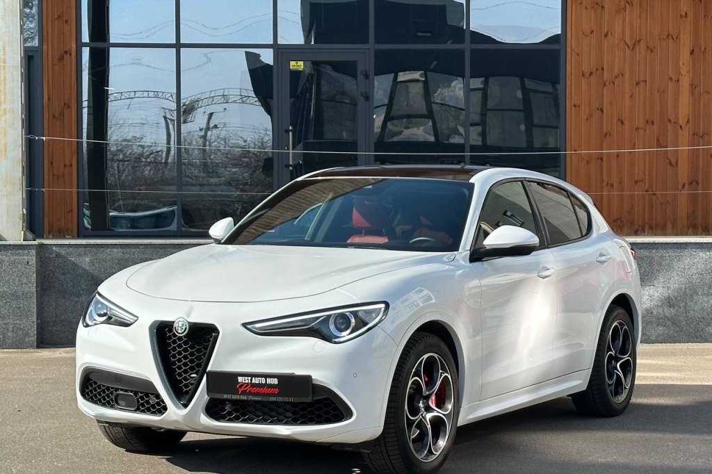 Alfa Romeo Stelvio 2021 photo 2