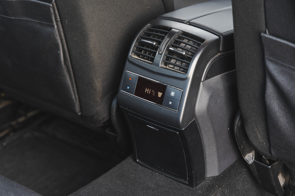 Mercedes-Benz E-Class 2010 photo 6