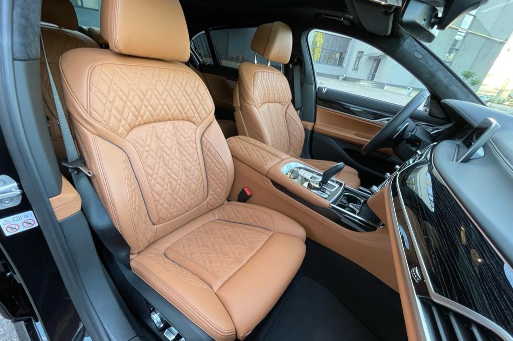 BMW 760 Long XDrive 2022 фото 10