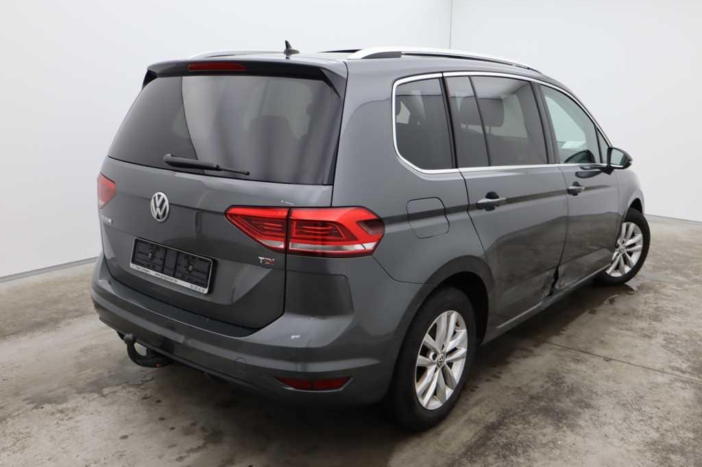 Volkswagen Touran 2017 photo 1