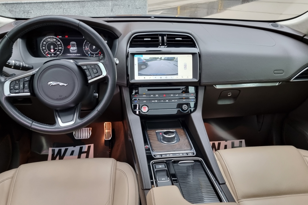 Jaguar F-Pace 2018 фото 11