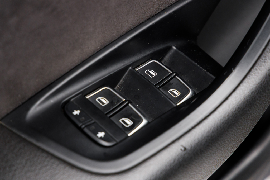 Audi A6 Avant 3.0 TDI 2015 photo 12