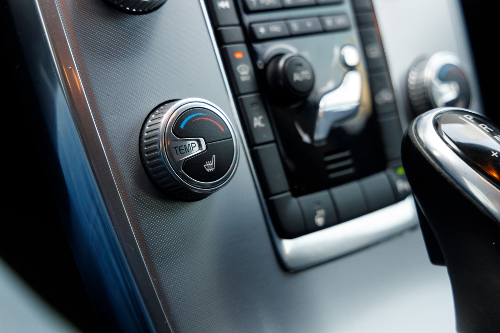 Volvo V70 D4 AWD photo 19