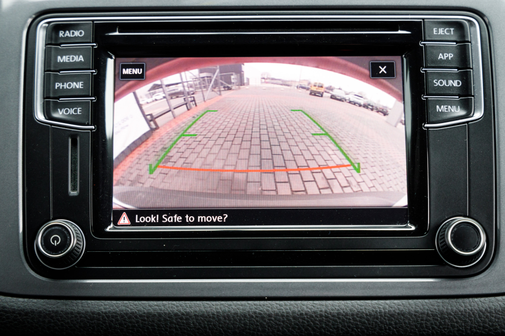 Volkswagen Tiguan S 2017 photo 13