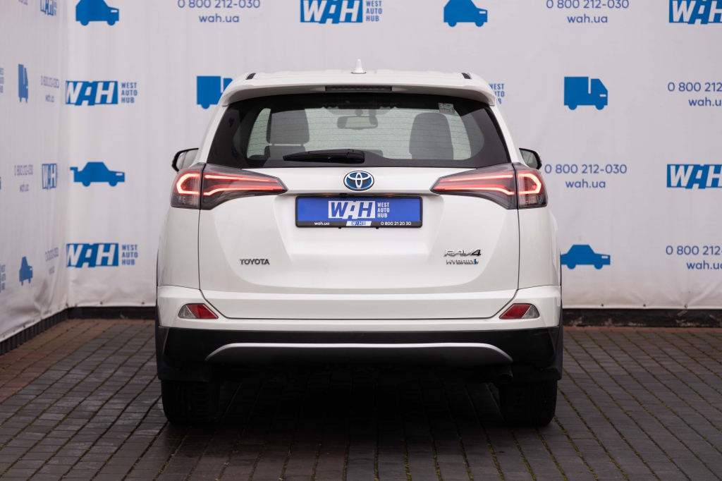 Toyota RAV4 Hybrid 2017 фото Toyota RAV4 Hybrid 2017 фото 9