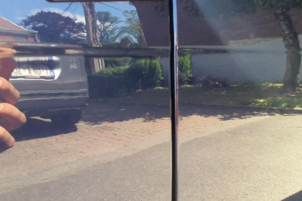 Jaguar XE 2017 фото 14