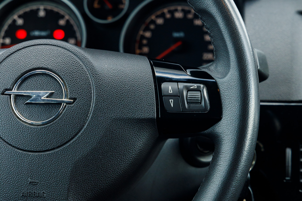 Opel Astra H Cosmo 2010 photo 18