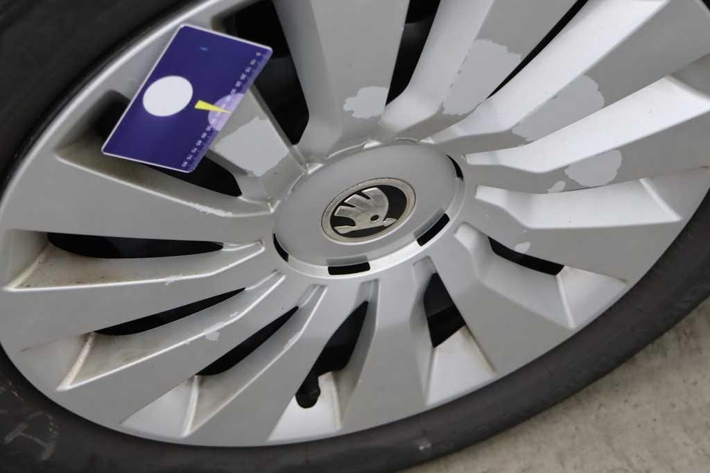 Skoda Octavia Combi 2018 фото 28