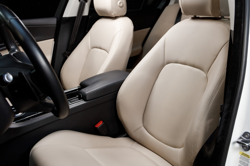 Jaguar XE 25T 2017 photo 15