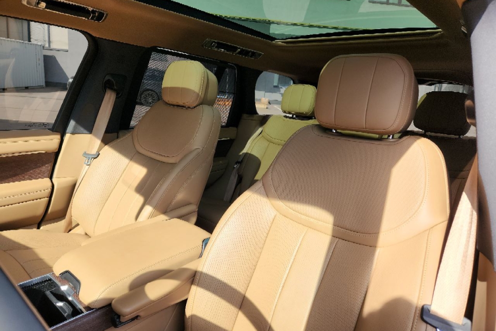 Land Rover Range Rover HSE P440e 2022 photo 12