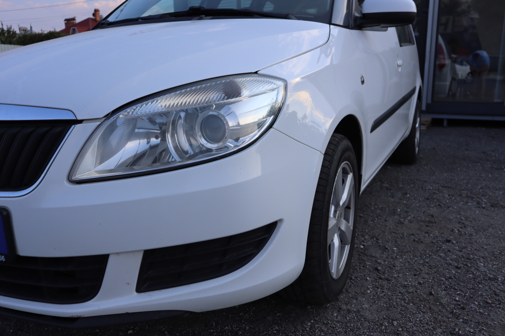 Skoda Roomster 2010 photo 11