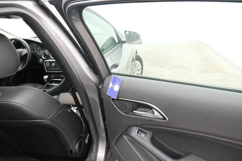 Mercedes-Benz A-Klasse 2017 photo 21