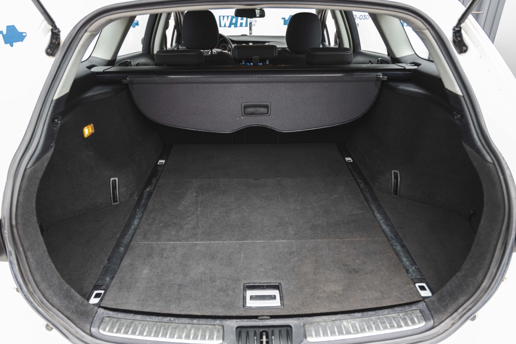 Toyota Avensis 2016 photo 30