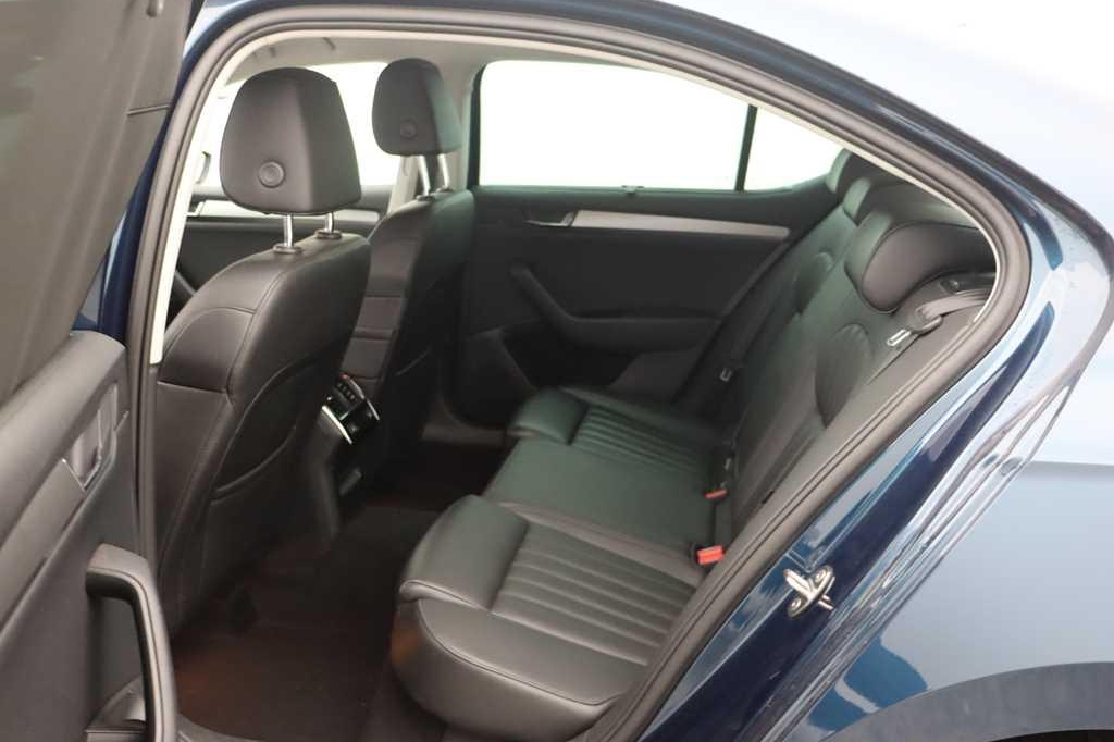 Skoda Superb 2016 photo 6