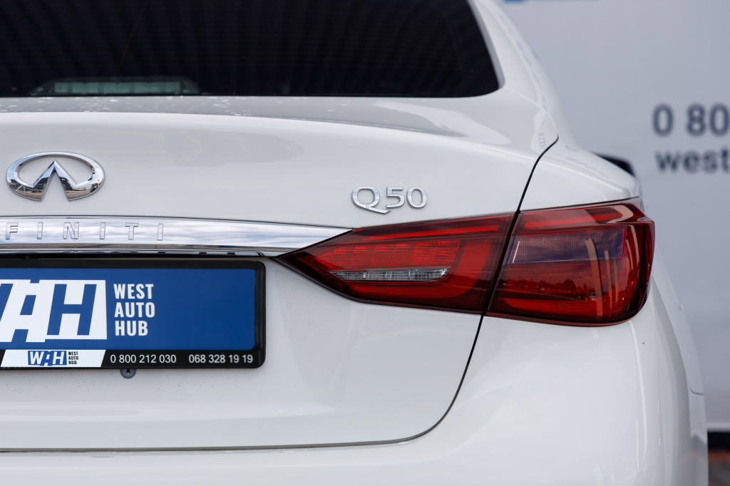 Infiniti Q50 фото 7