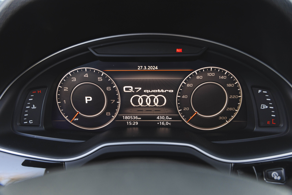 Audi Q7 2016 photo 23