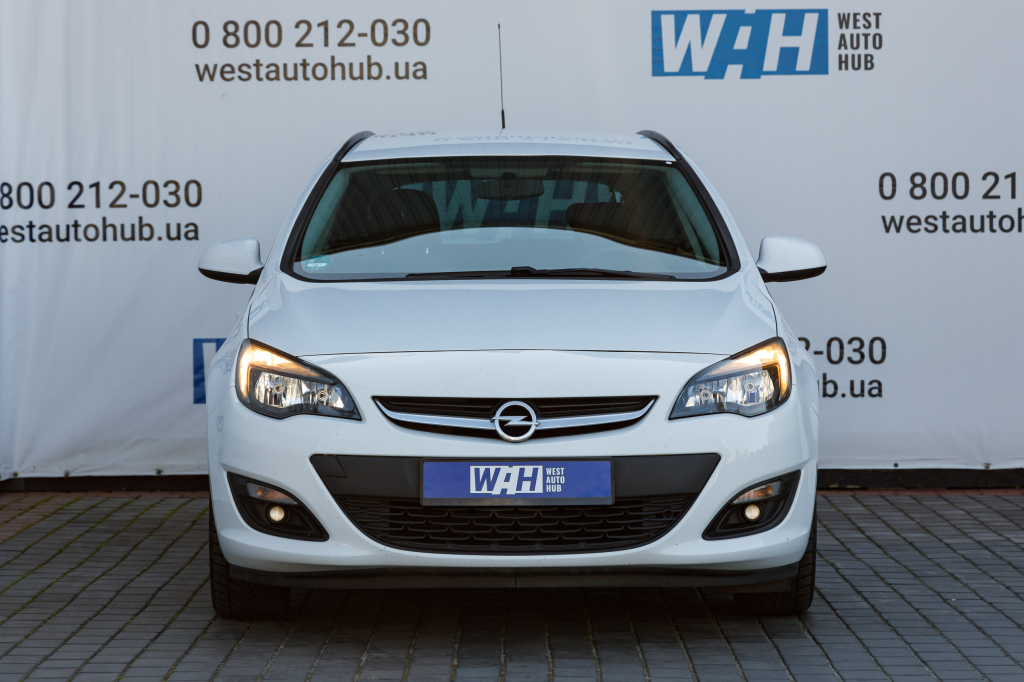 Opel Astra J 2014 фото 1