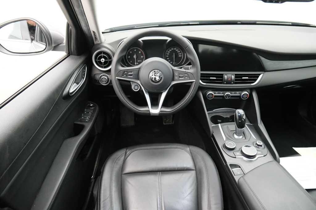 Alfa Romeo Giulia 2017 фото 4