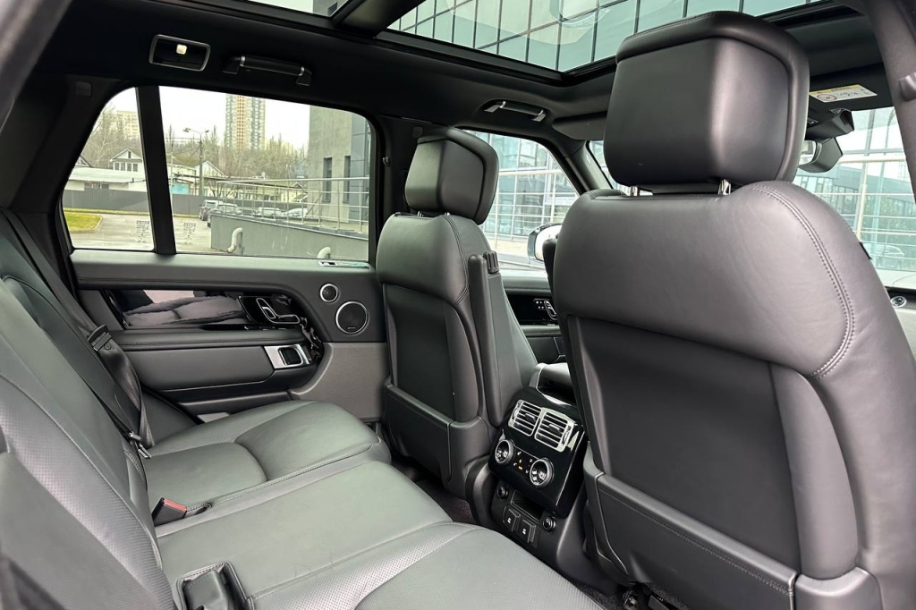 Land Rover Range Rover 4.4D 2018 фото Land Rover Range Rover 4.4D 2018 фото 19