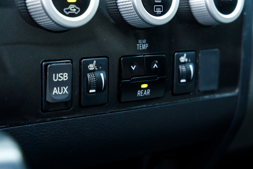 Toyota Sequoia 5.7 Dual VVT 2016 photo 9