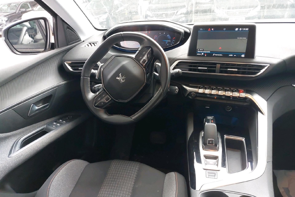 Peugeot 3008 2020 photo 2