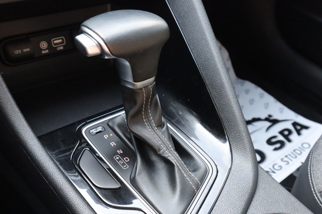 Kia Niro 2017 фото 14