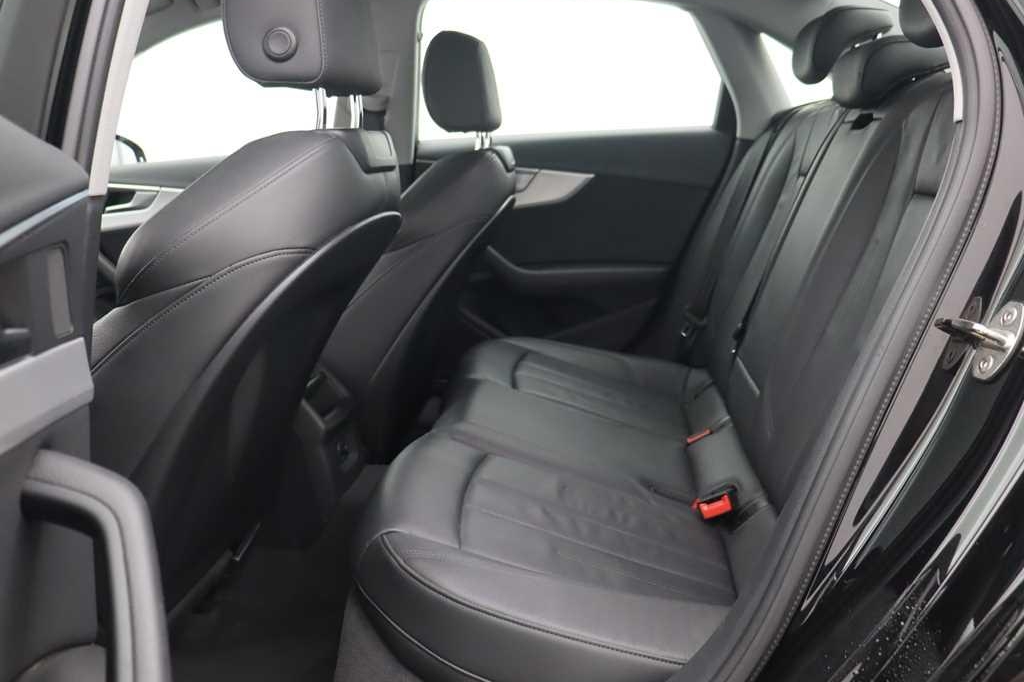 Audi A4 2019 photo 2