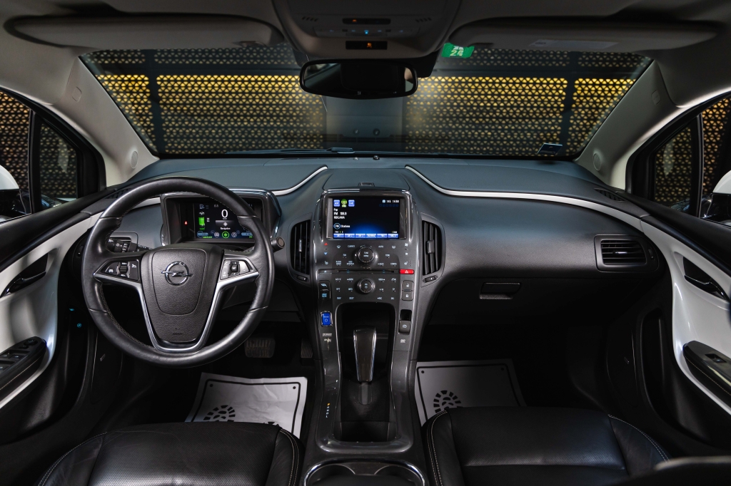 Opel Ampera 2011 фото 26