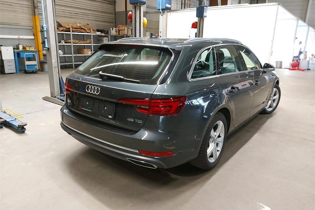 Audi A4 Avant 2019 фото 5