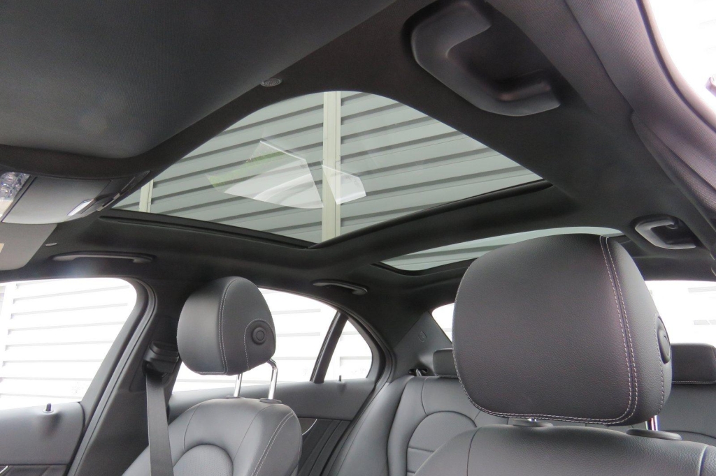 Mercedes-AMG C-Klasse 2019 photo 2