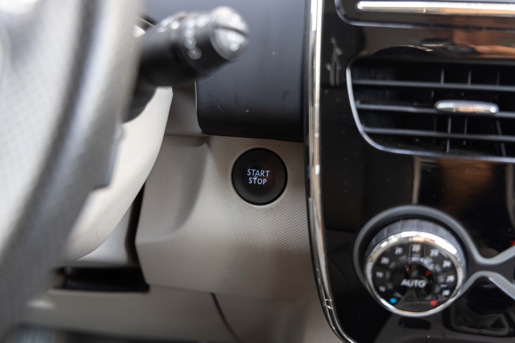 Renault Zoe 2016 фото 19