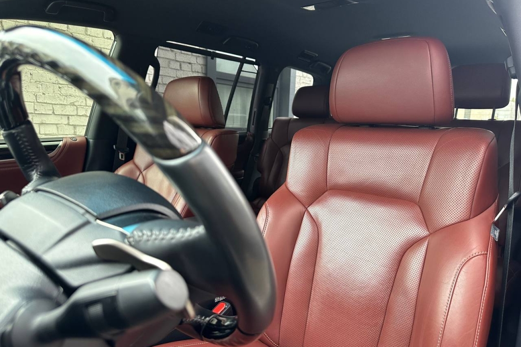 Lexus LX 450 2019 фото Lexus LX 450 2019 фото 12