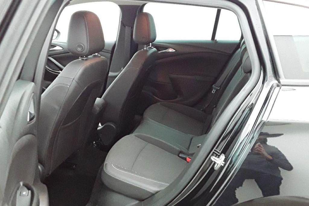 Opel Astra Sports Tourer 2017 photo 2