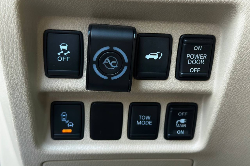 Nissan Pathfinder 2015 фото Nissan Pathfinder 2015 фото 12