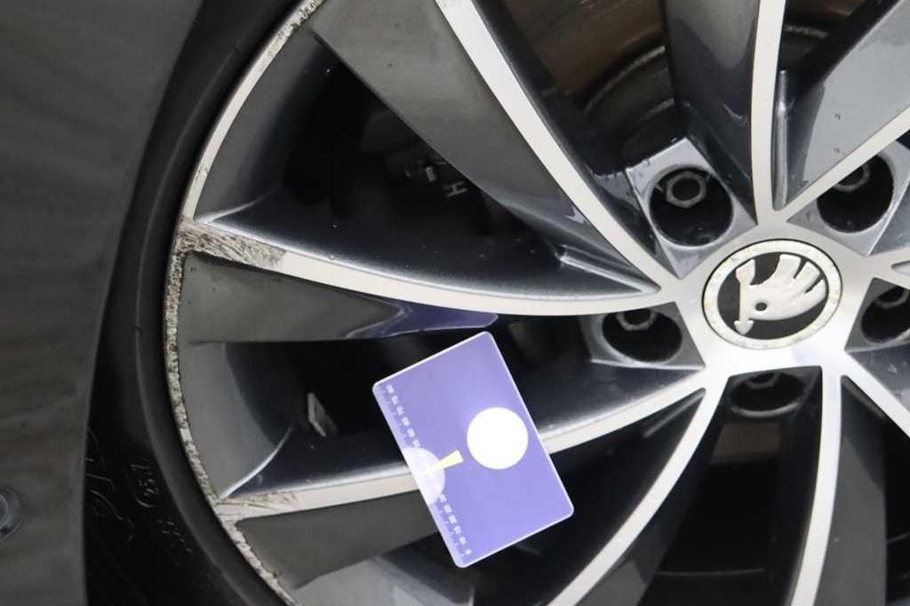 Skoda Superb Combi 2016 фото 13