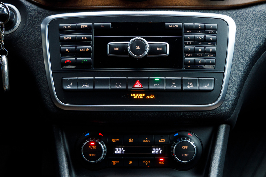 Mercedes-Benz GLA 220 4MATIC photo 15