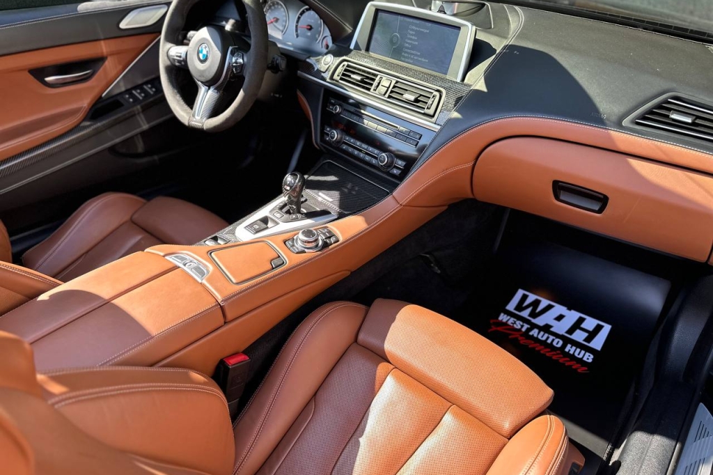 BMW M6 2012 photo 12