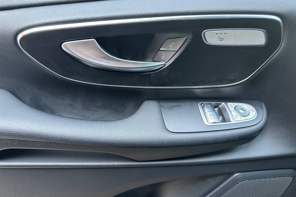 Mercedes-Benz V-Class  220d Long AT 2020 фото 9