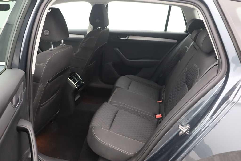 Skoda Superb Combi 2016 фото 1