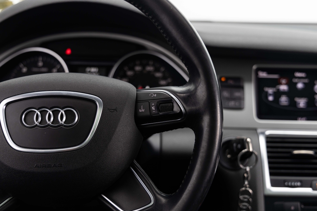 Audi Q7 2015 фото Audi Q7 2015 фото 30