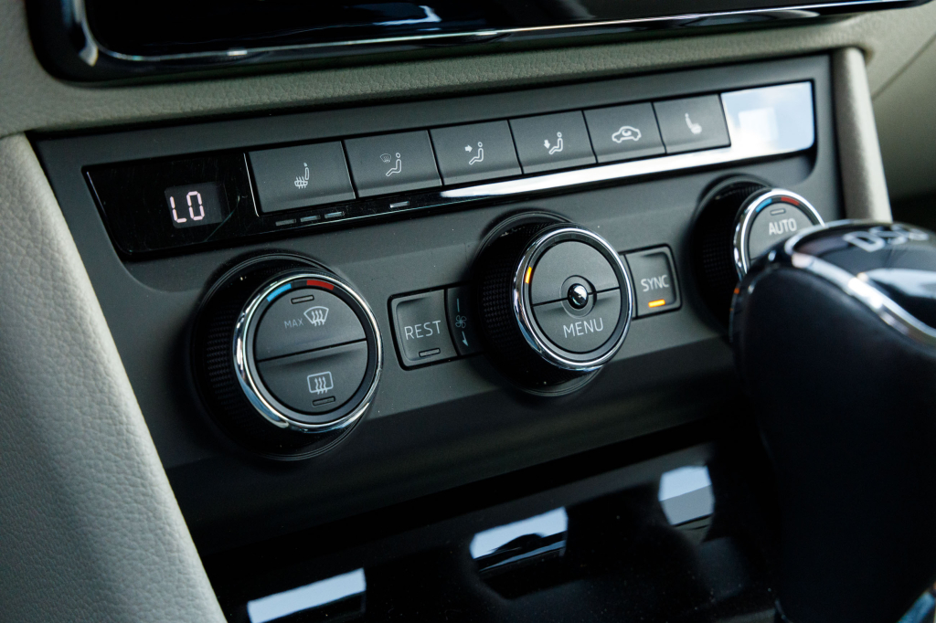 Skoda Superb 2017 фото 13