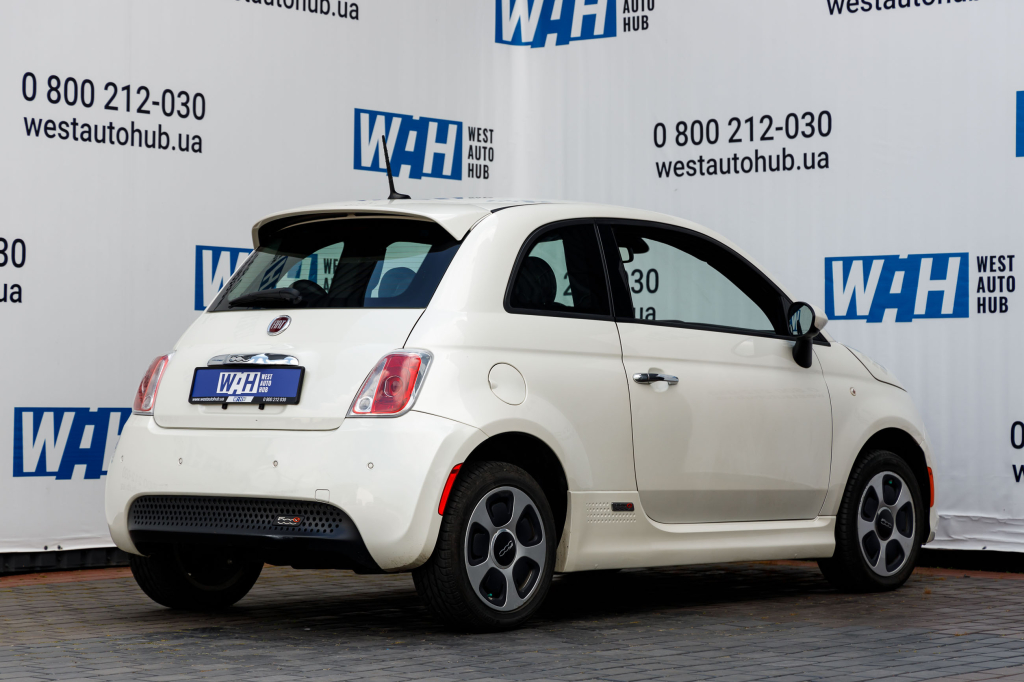 Fiat 500 E 2015 фото 22