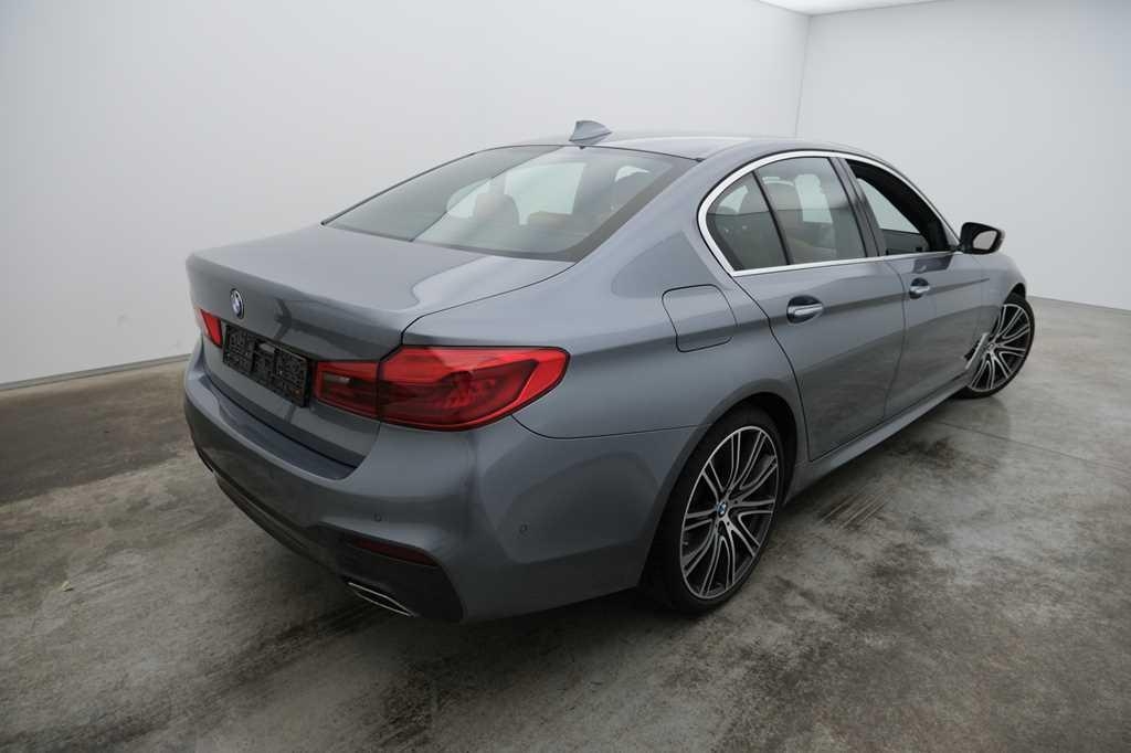 BMW 5 Series 2017 фото 6