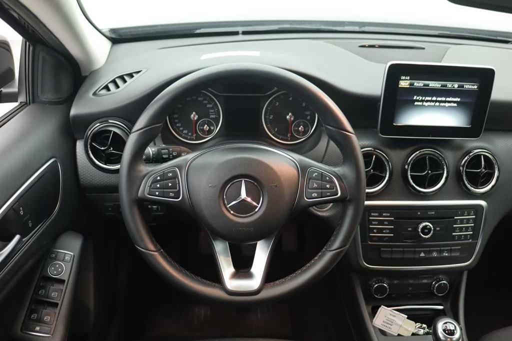 Mercedes-Benz A-Klasse 2017 photo 1