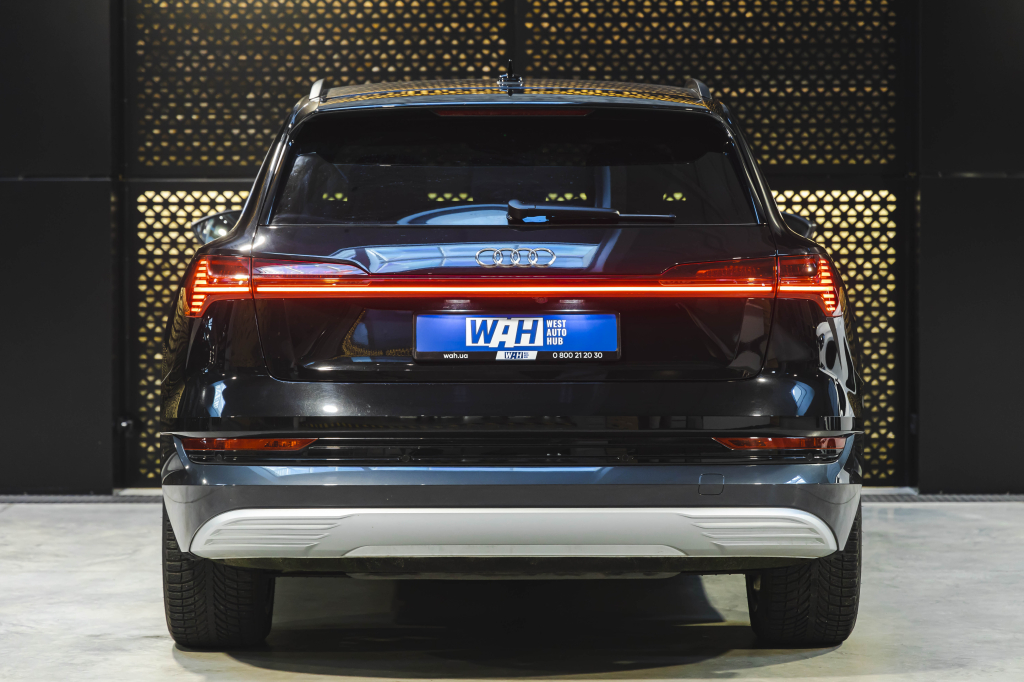 Audi e-tron 2020 photo 10