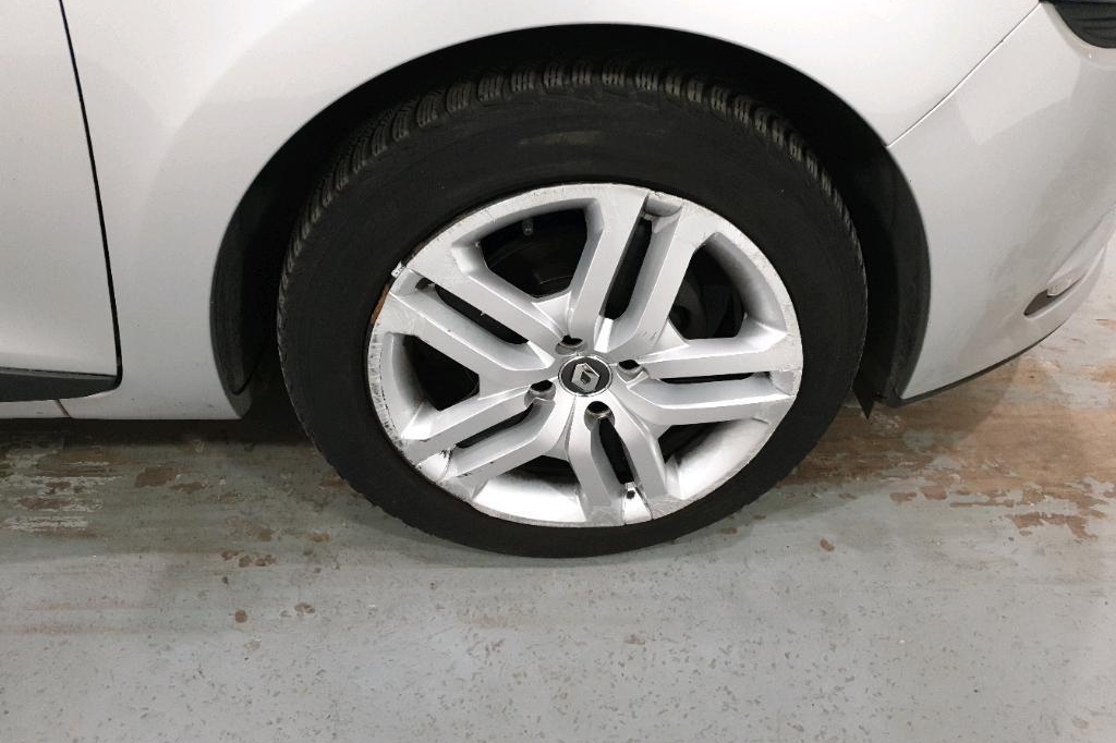 Renault Clio Grandtour 2016 photo 38