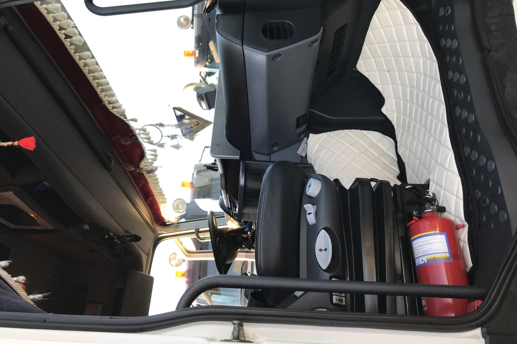 Mercedes-Benz Actros 1846 2006 photo 13