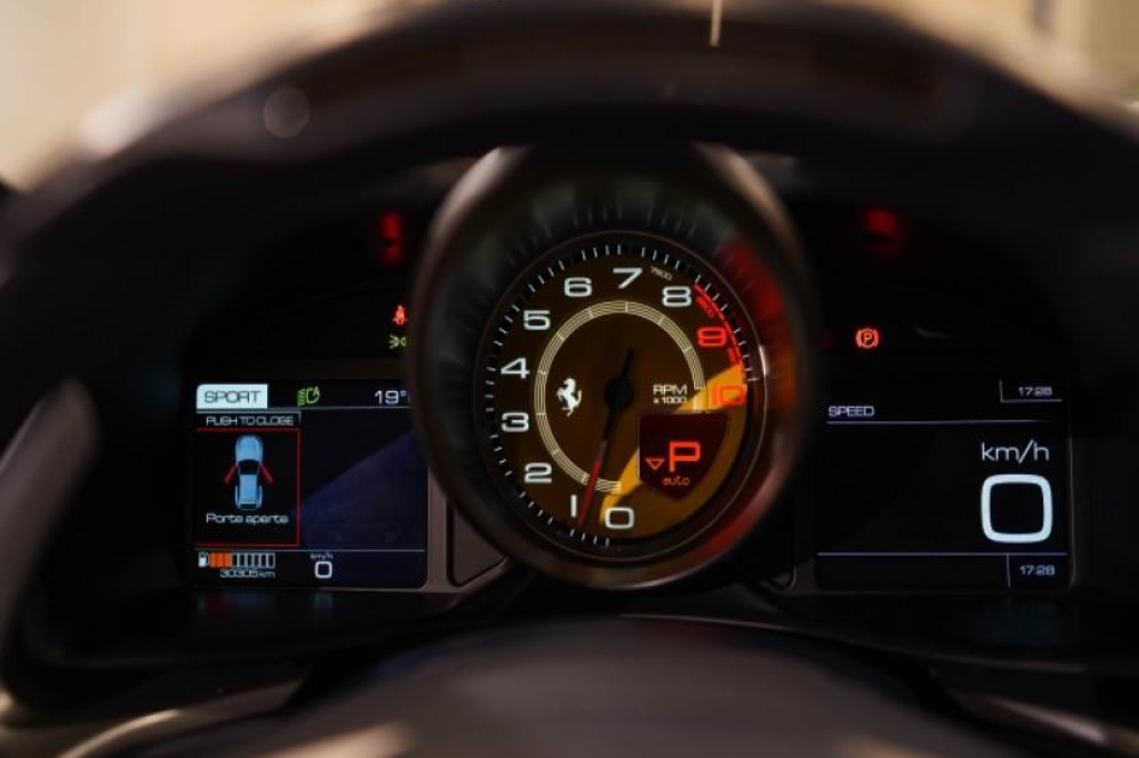 Ferrari GTC4 Lusso 2020 фото 8