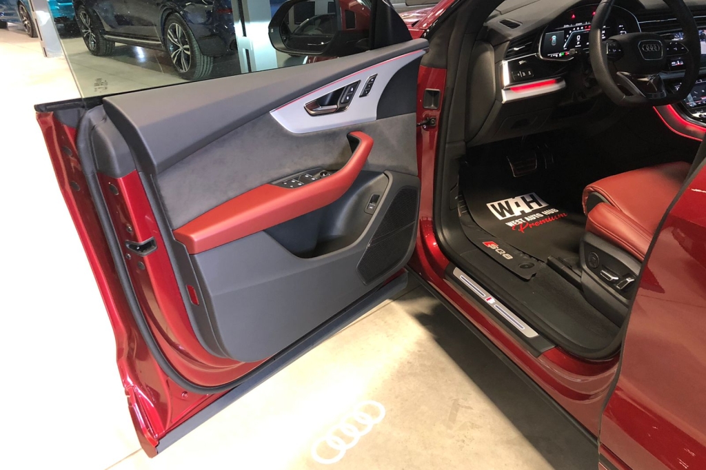 Audi SQ8 2021 фото 15