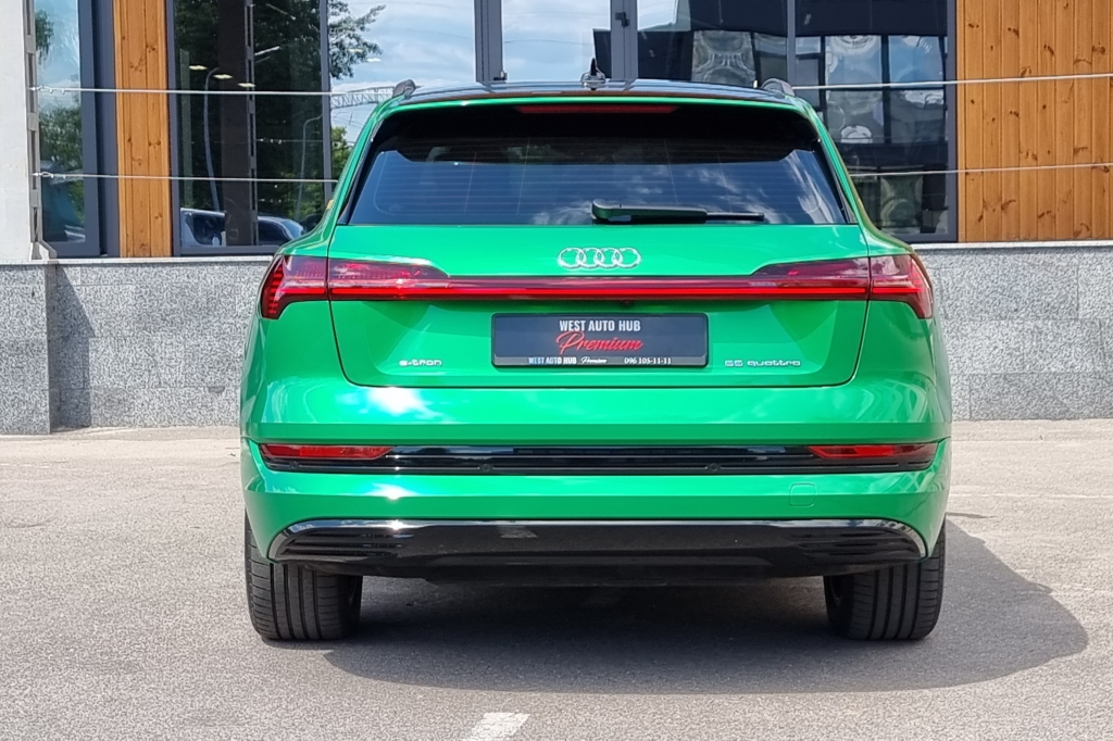Audi e-tron 2020 photo 2
